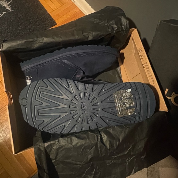 Men blue Uggs size 11 - Picture 3 of 5